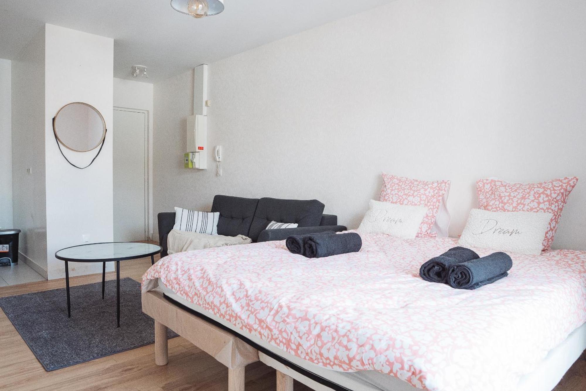 Cosy Studio Entre Paris Et Disneyland Paris Apartment Esbly Exterior foto