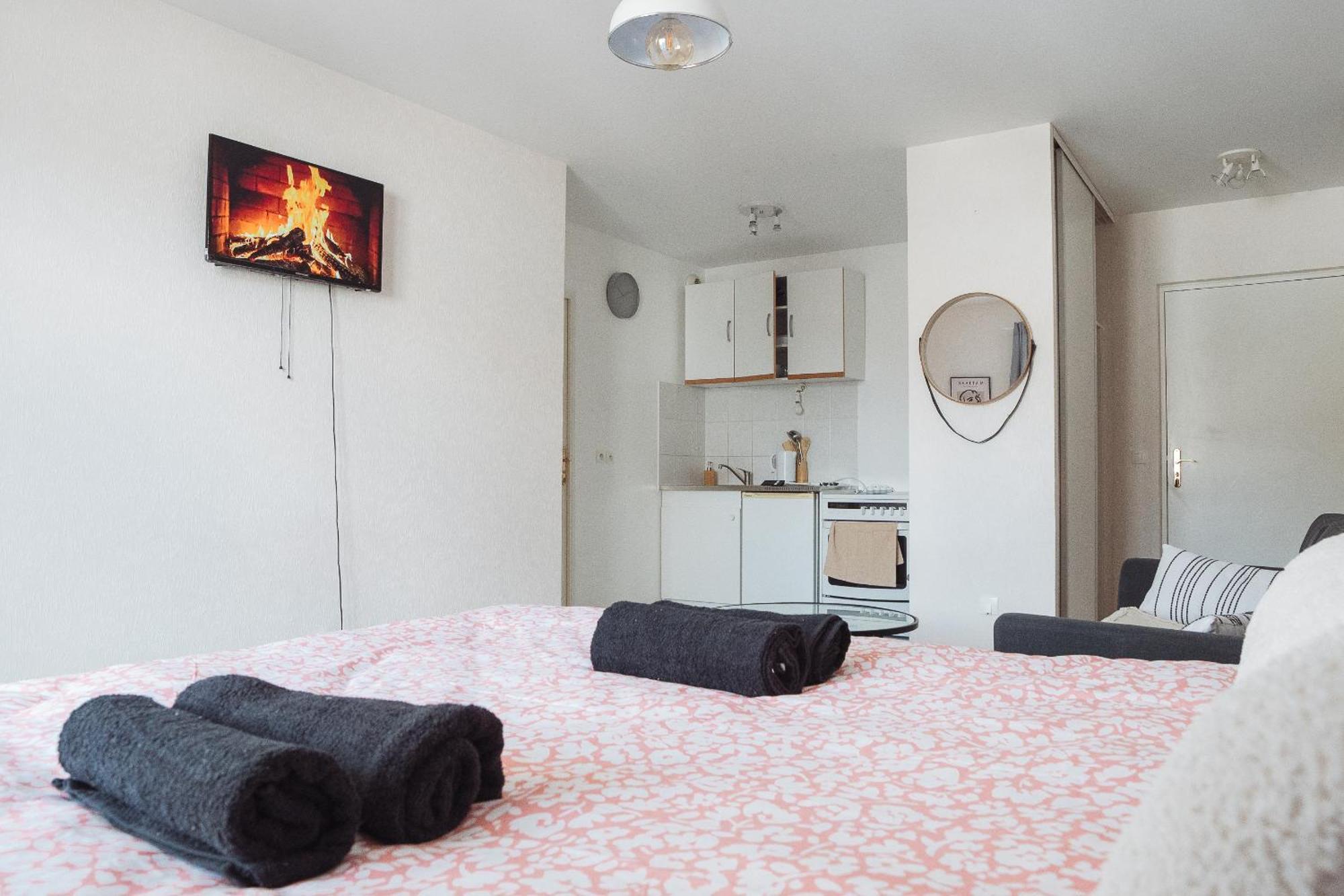 Cosy Studio Entre Paris Et Disneyland Paris Apartment Esbly Exterior foto